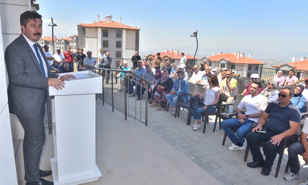 Subaşı TOKİ'de Anahtarlar Teslim Edildi